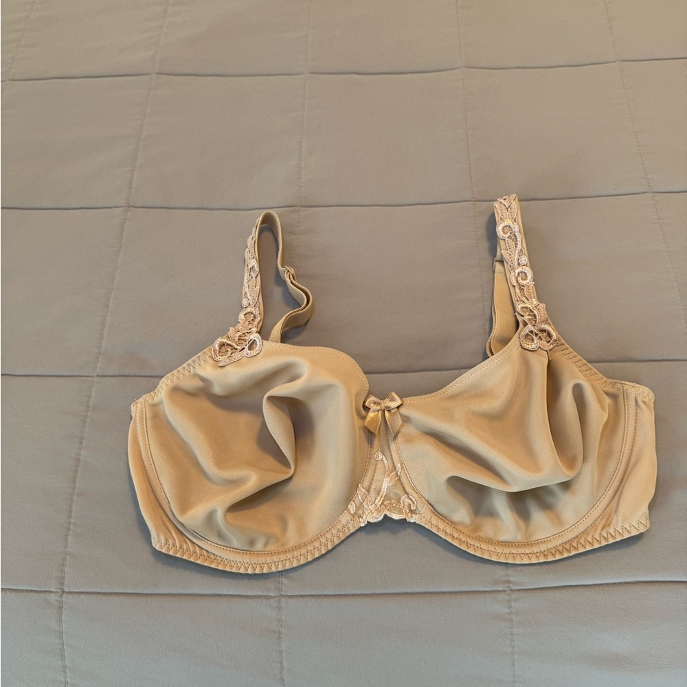 Simone Pérèle Nude Bra
